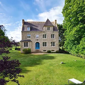 Maison Boulvern Plomodiern